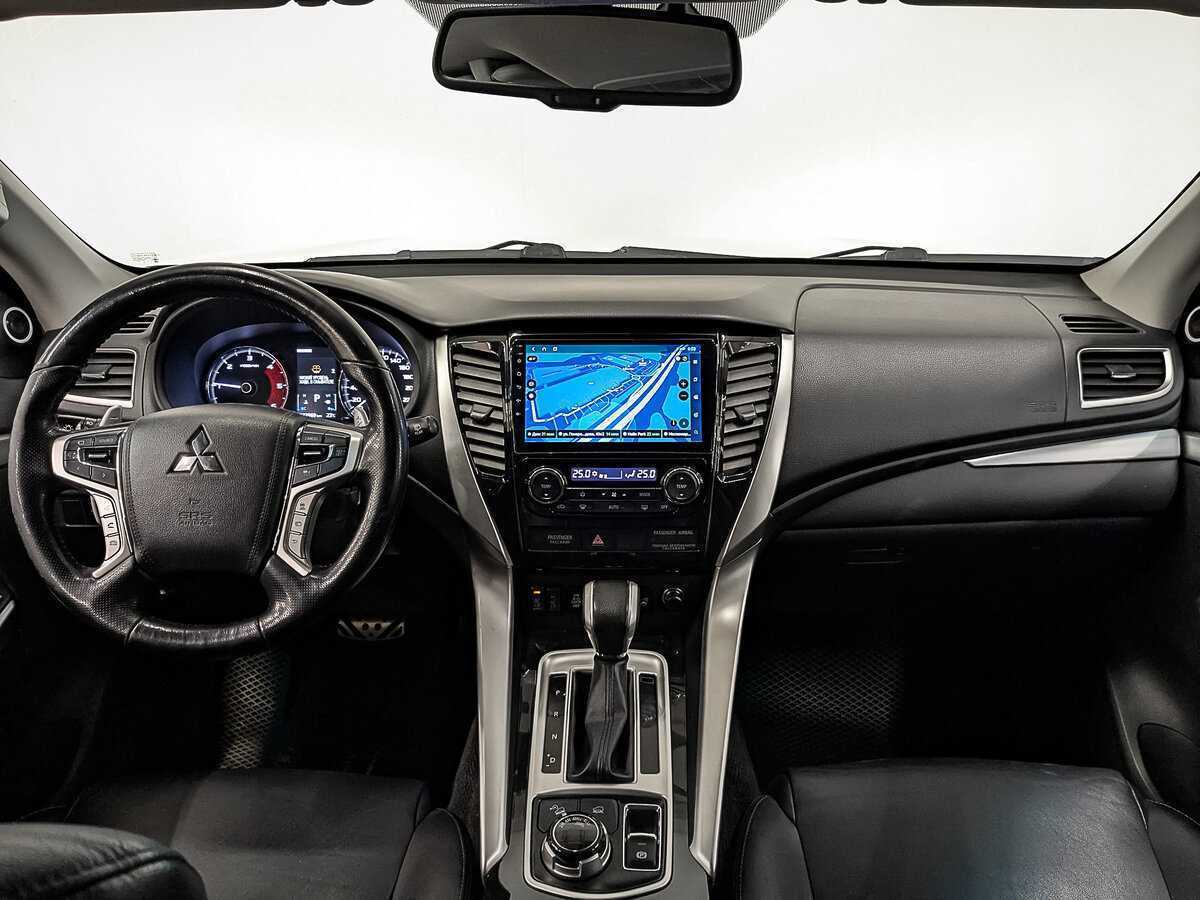 Mitsubishi Pajero Sport, 2017 Фото №12