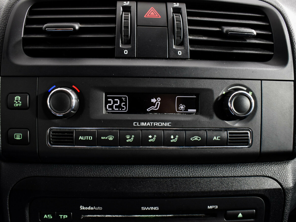 Skoda Fabia II Рестайлинг, 2012 Фото №15