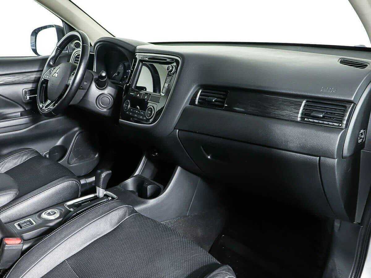 Mitsubishi Outlander, 2016 Фото №8