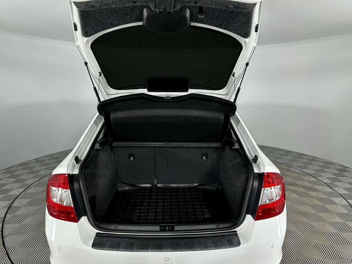 Skoda Rapid, 2016 Фото №17