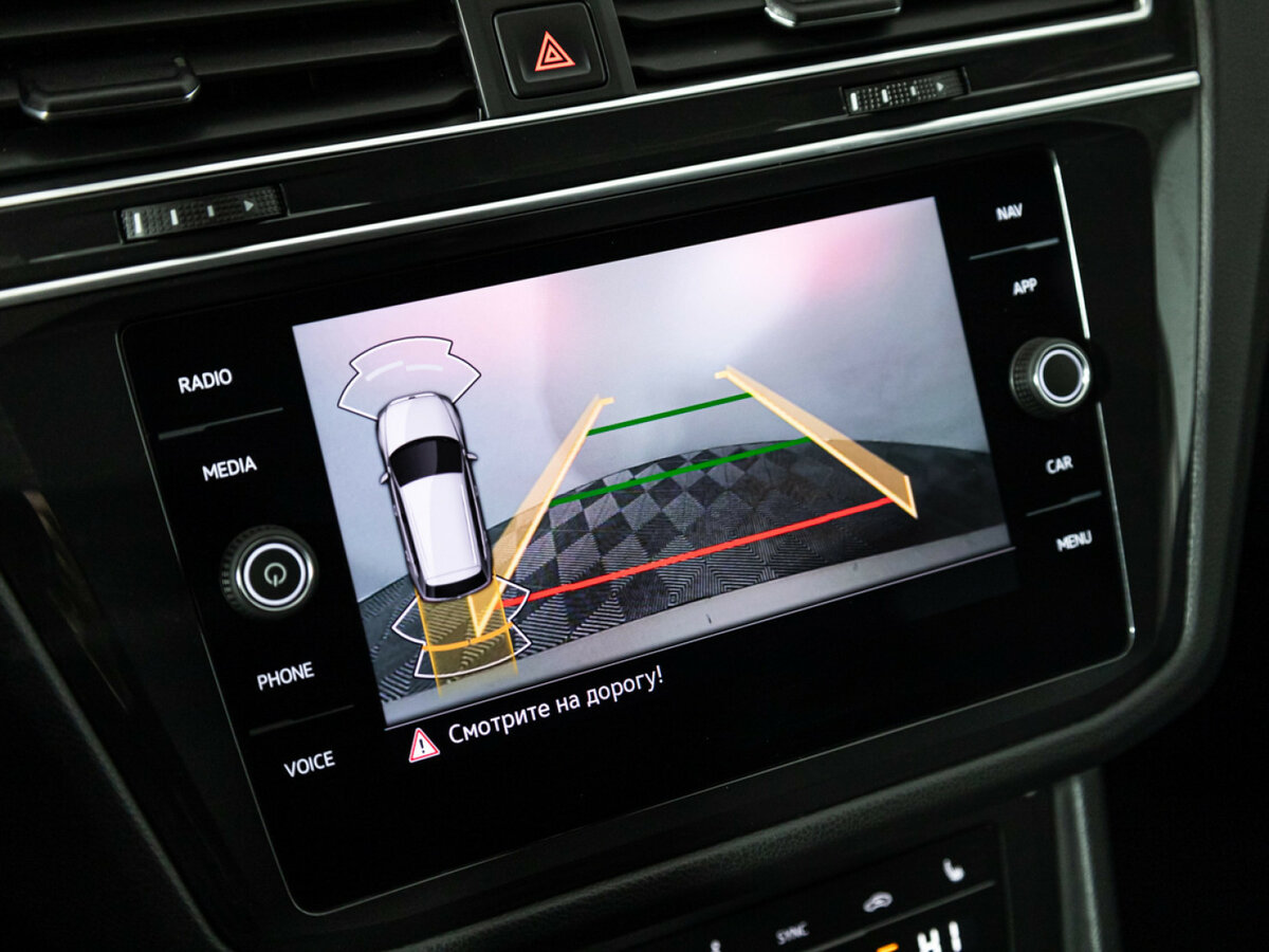 Volkswagen Tiguan II Рестайлинг, 2021 Фото №15