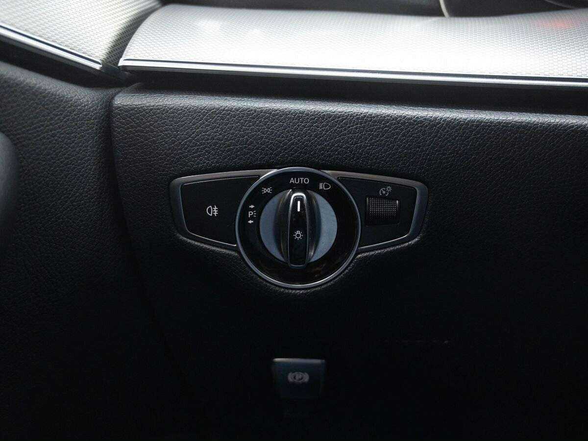 Mercedes-Benz E-Класс 200, 2017 Фото №21