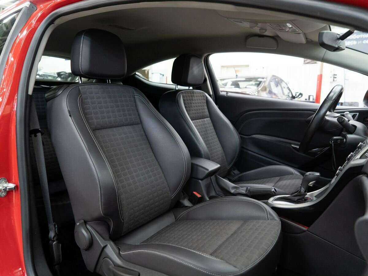 Opel Astra GTC, 2012 - 151 000 км. | Фото №8