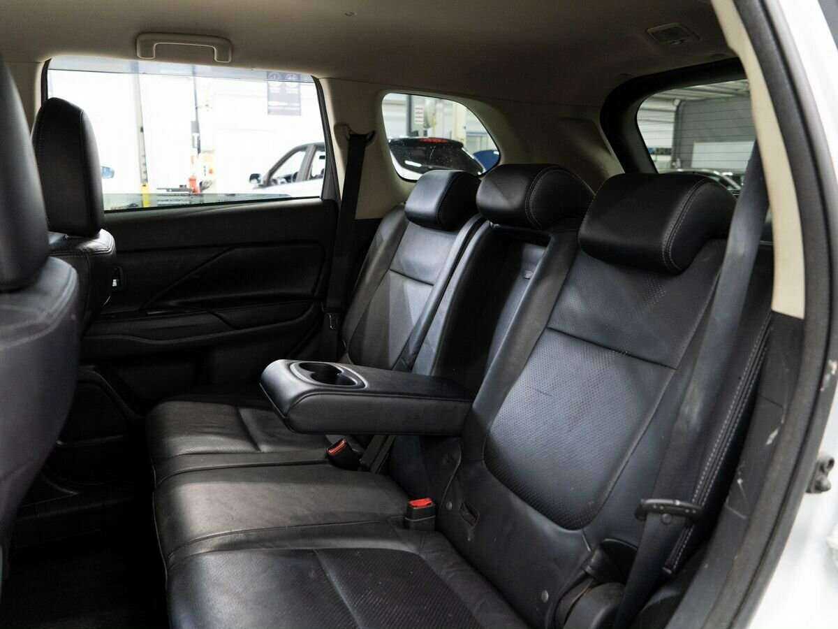 Mitsubishi Outlander, 2017 - 191 000 км. | Фото №7