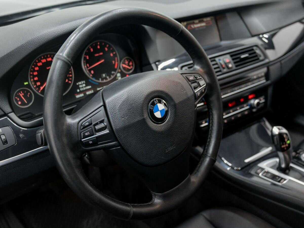 BMW 5 серии 520i, 2013 Фото №17