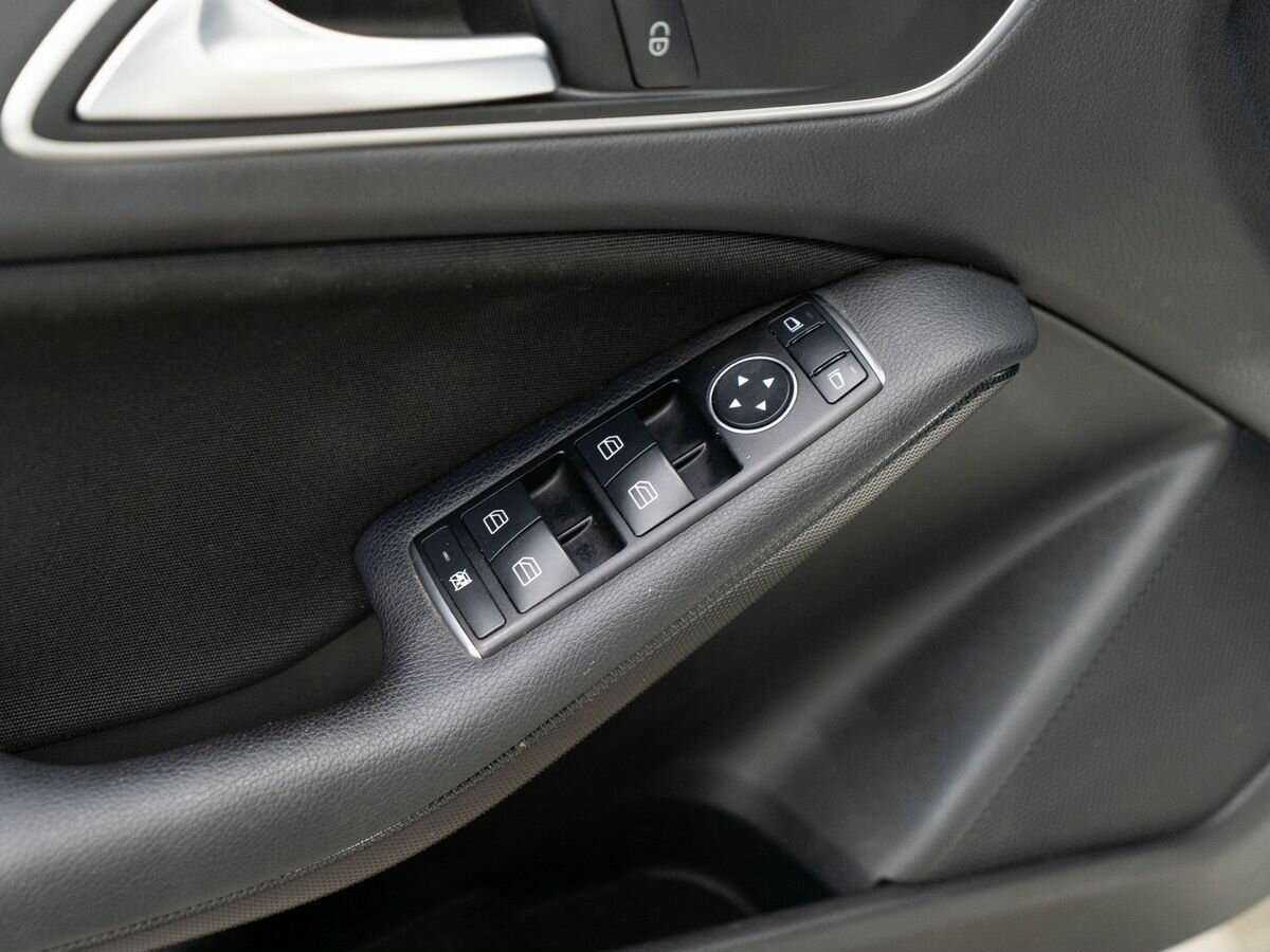 Mercedes-Benz A-Класс 180, 2016 Фото №13