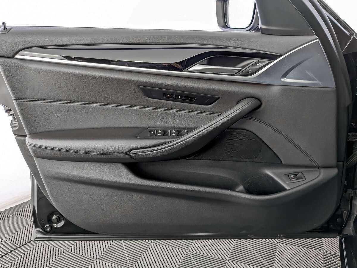BMW 5 серии 520d, 2018 Фото №13