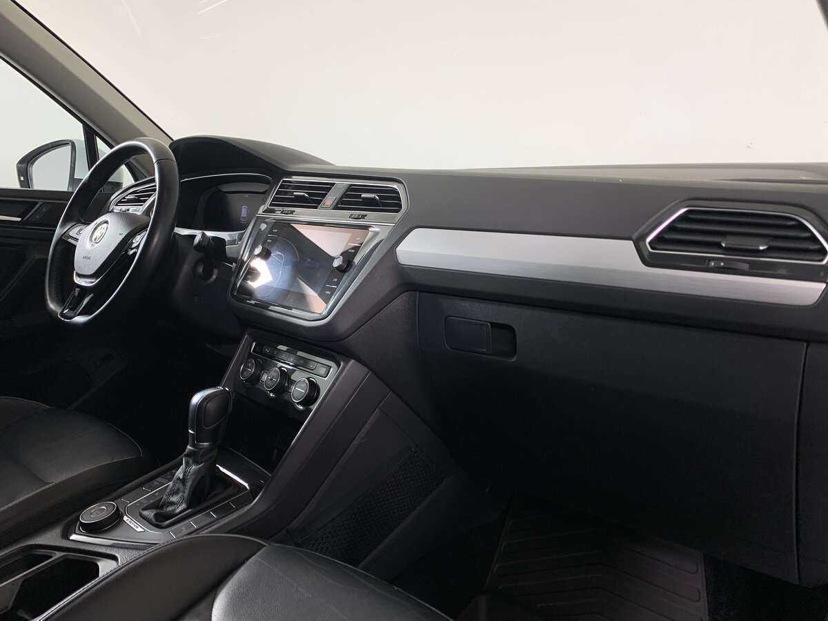 Volkswagen Tiguan, 2018 Фото №11