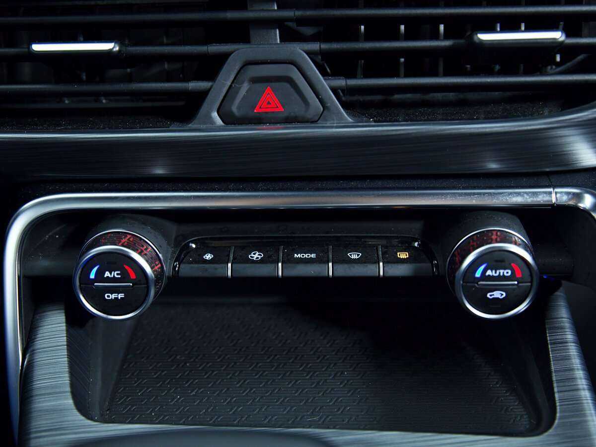 Geely Tugella, 2022 Фото №16