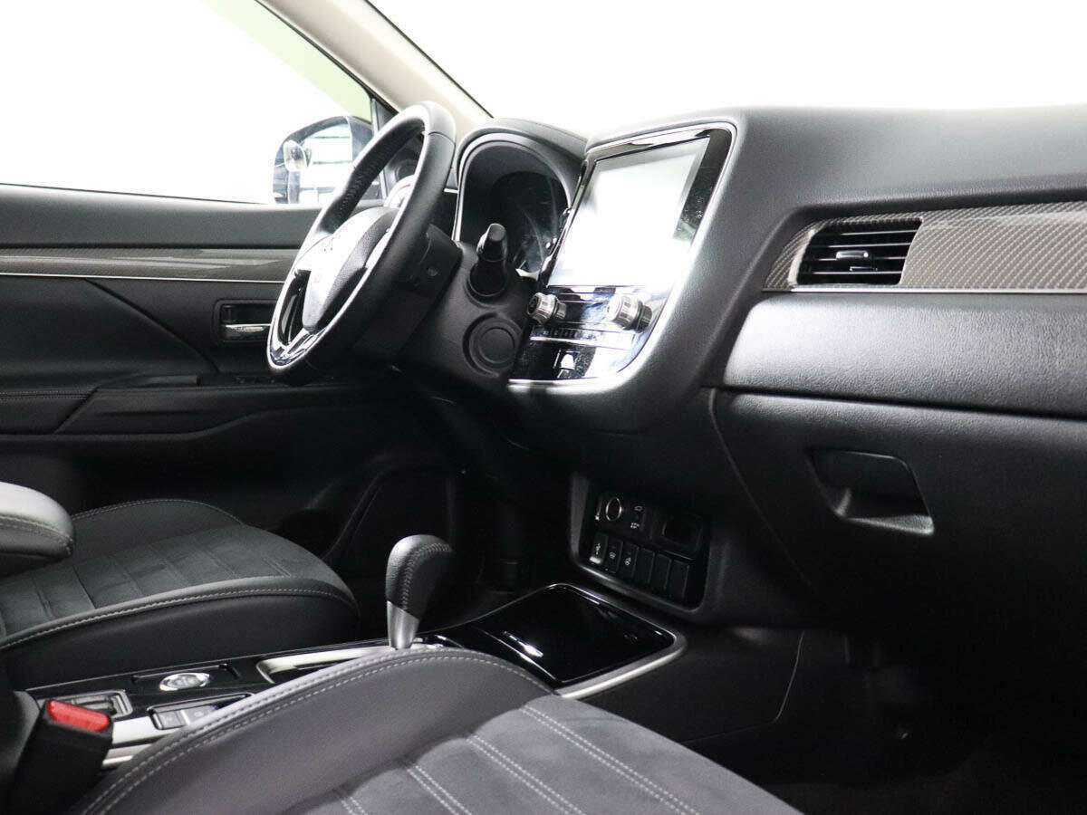 Mitsubishi Outlander, 2022 - 27 500 км. | Фото №7