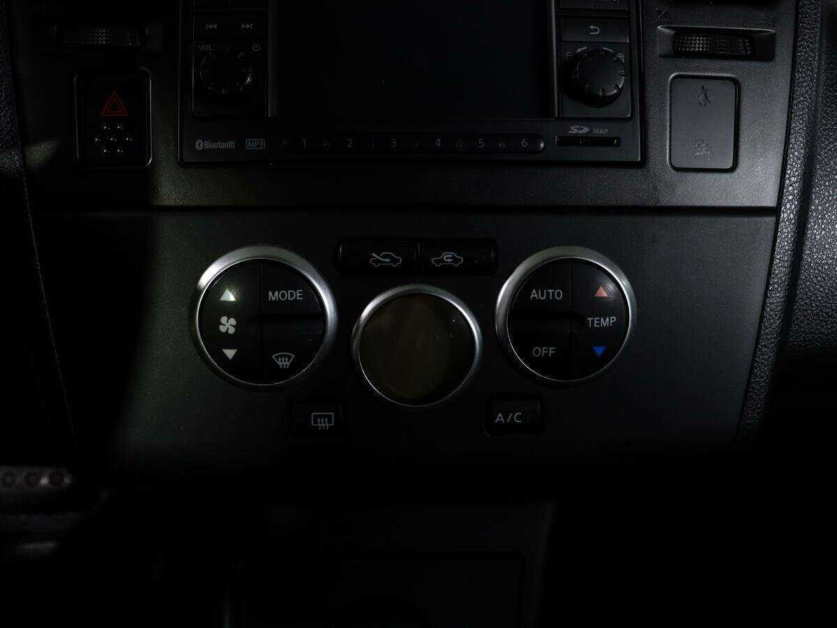 Nissan Tiida, 2012 Фото №20