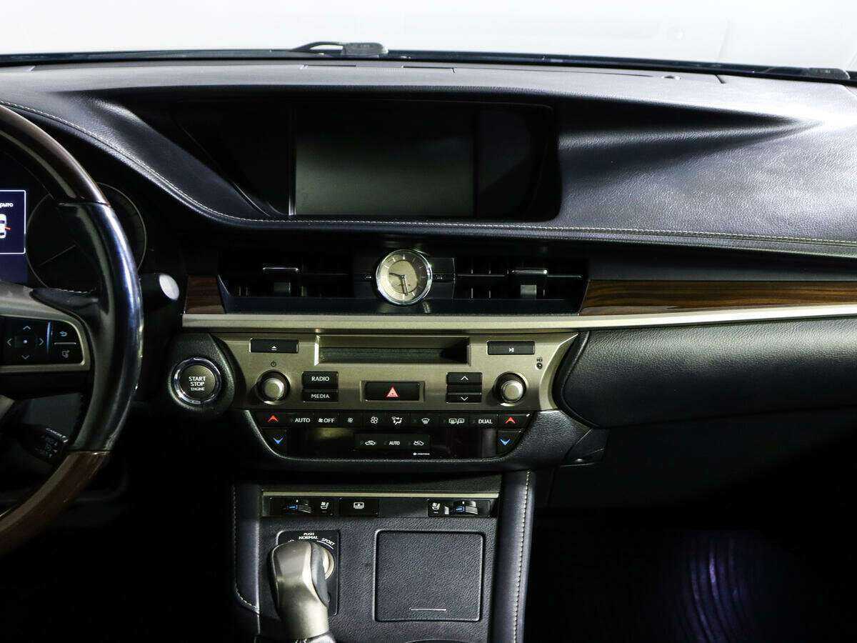 Lexus ES 200, 2016 Фото №10