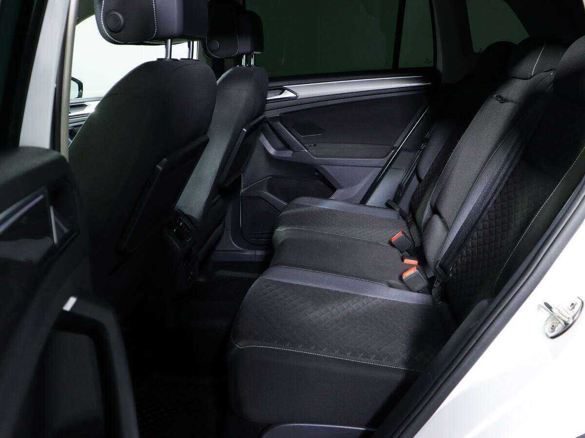 Volkswagen Tiguan, 2018 Фото №9