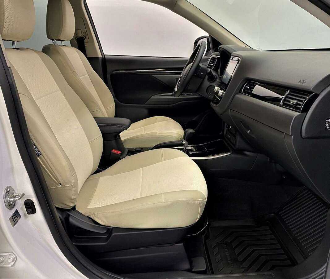 Mitsubishi Outlander, 2021 Фото №14