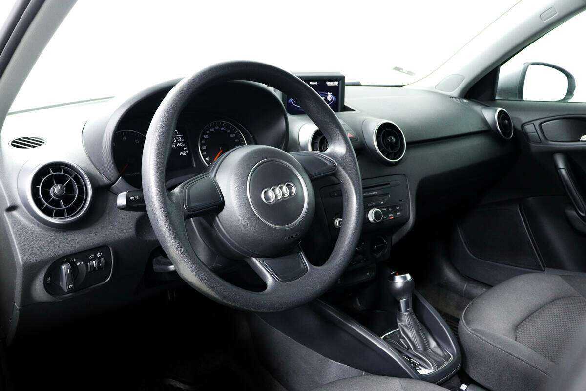 Audi A1 Sportback, 2012 Фото №13