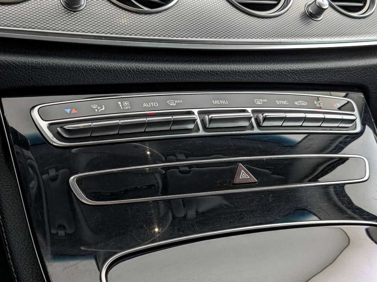 Mercedes-Benz E-Класс 200, 2018 Фото №21