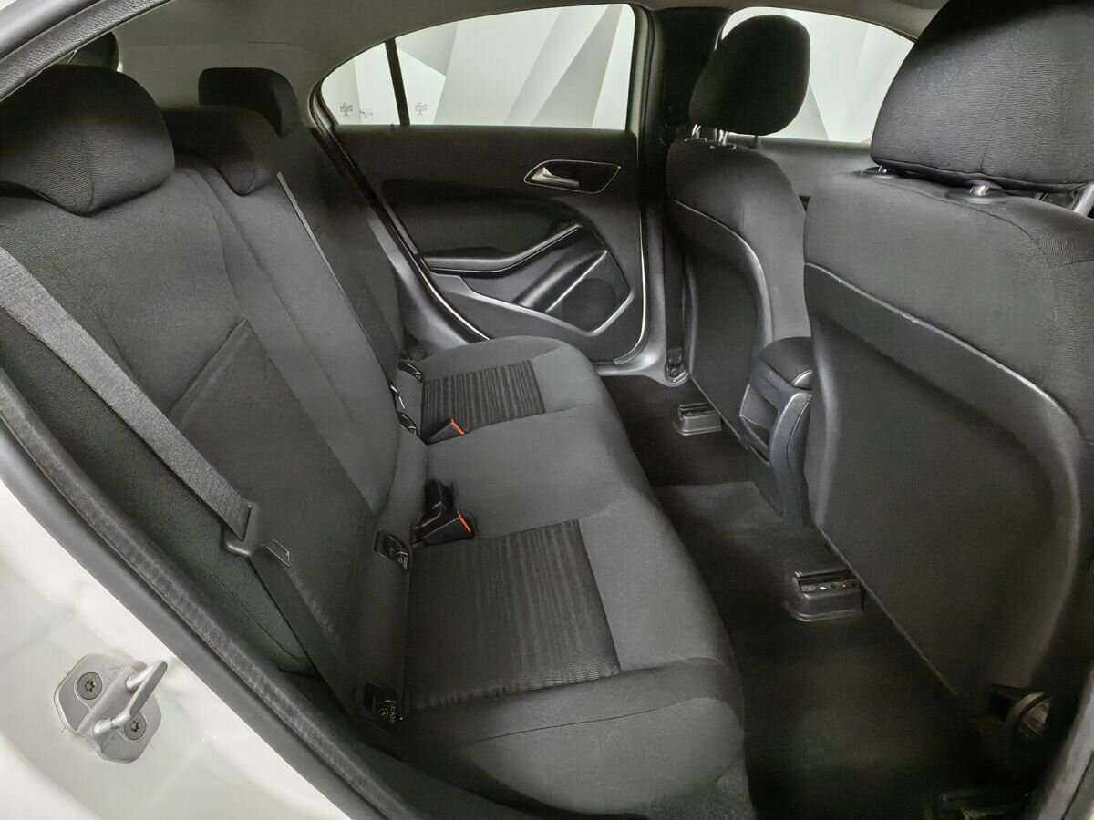 Mercedes-Benz A-Класс 180, 2014 Фото №12