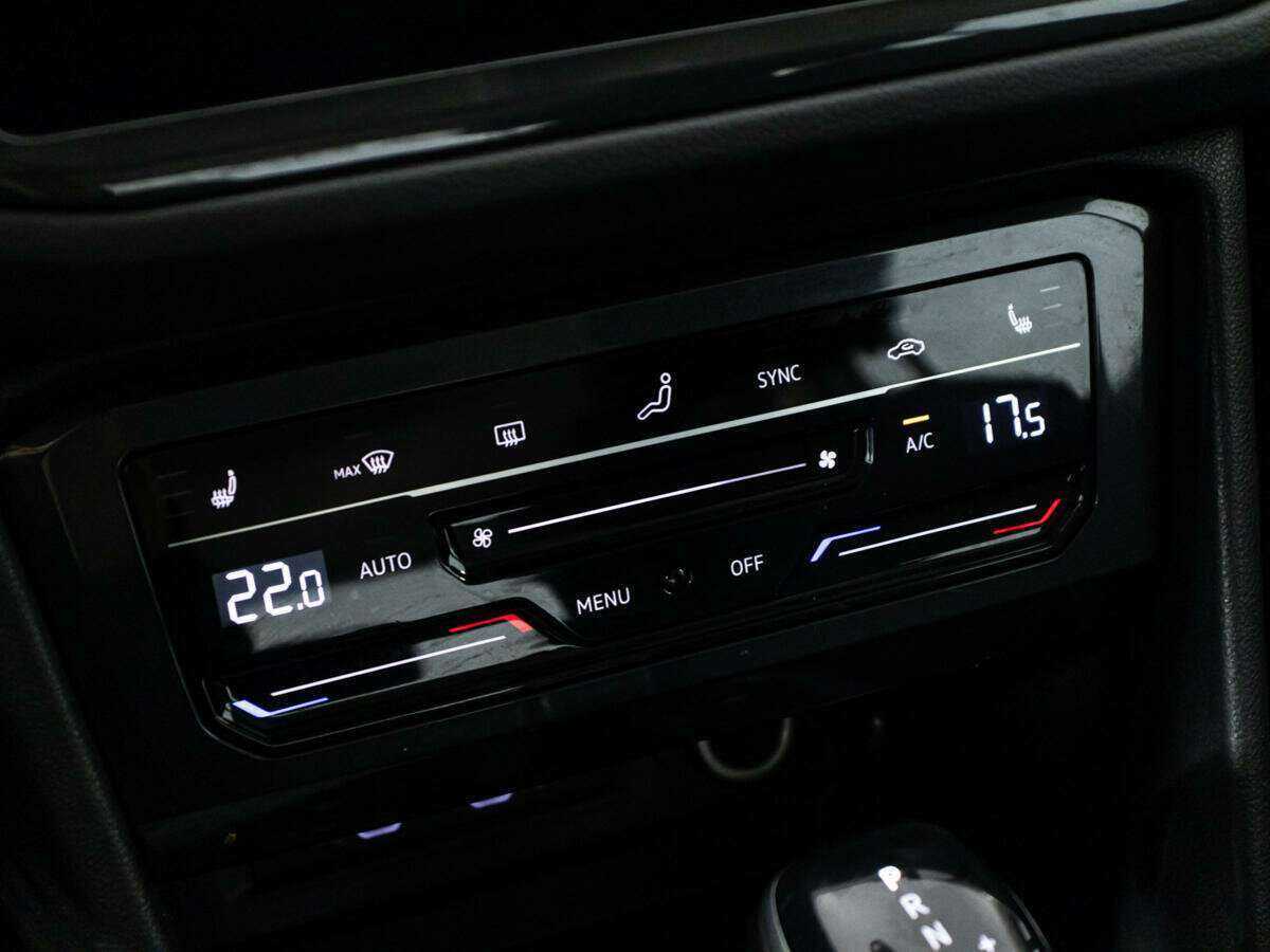 Volkswagen Tiguan, 2021 Фото №16