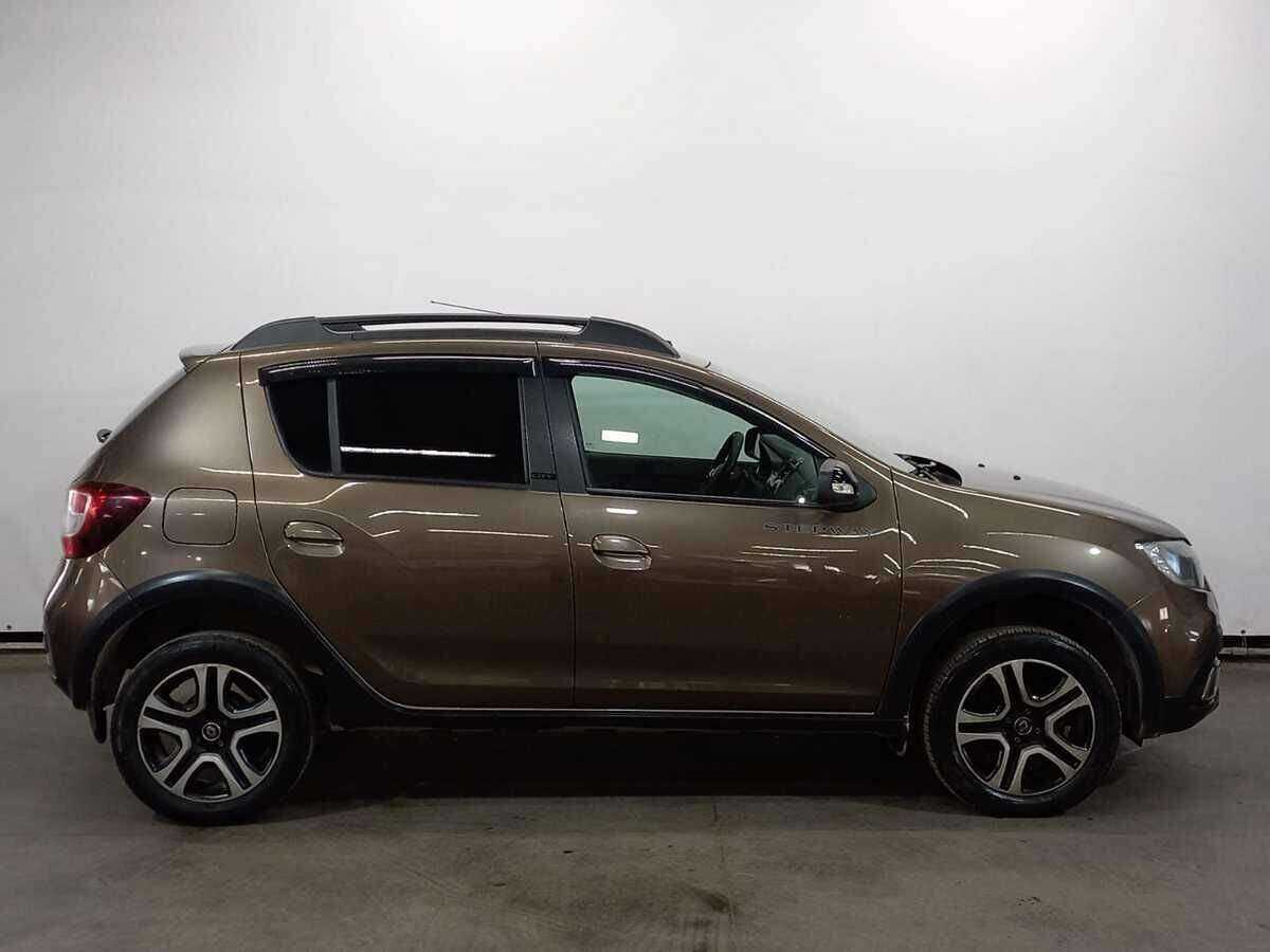 Renault Sandero Stepway, 2021 - 39 790 км. | Фото №3