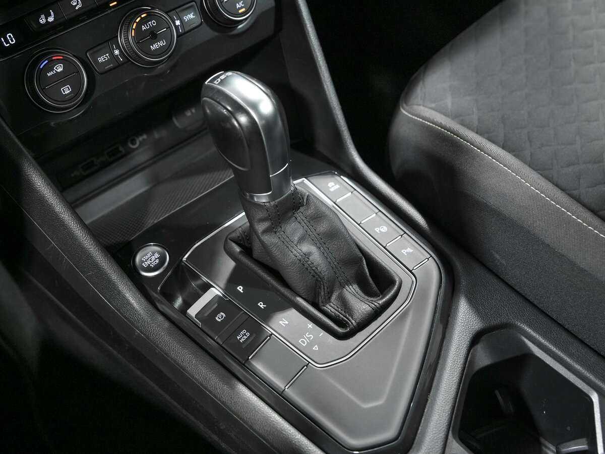 Volkswagen Tiguan, 2018 Фото №11