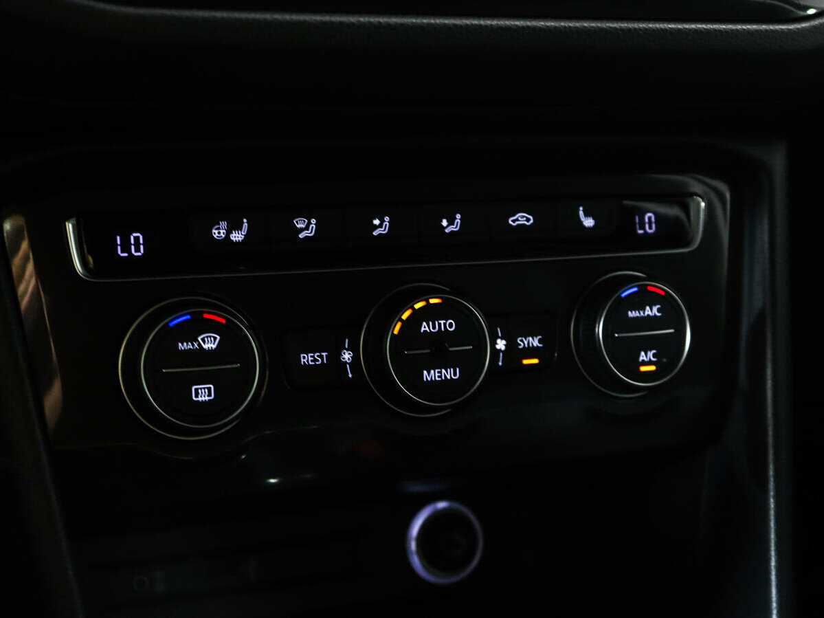 Volkswagen Tiguan, 2017 Фото №16