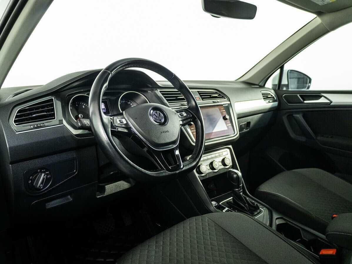 Volkswagen Tiguan L, 2018 Фото №10