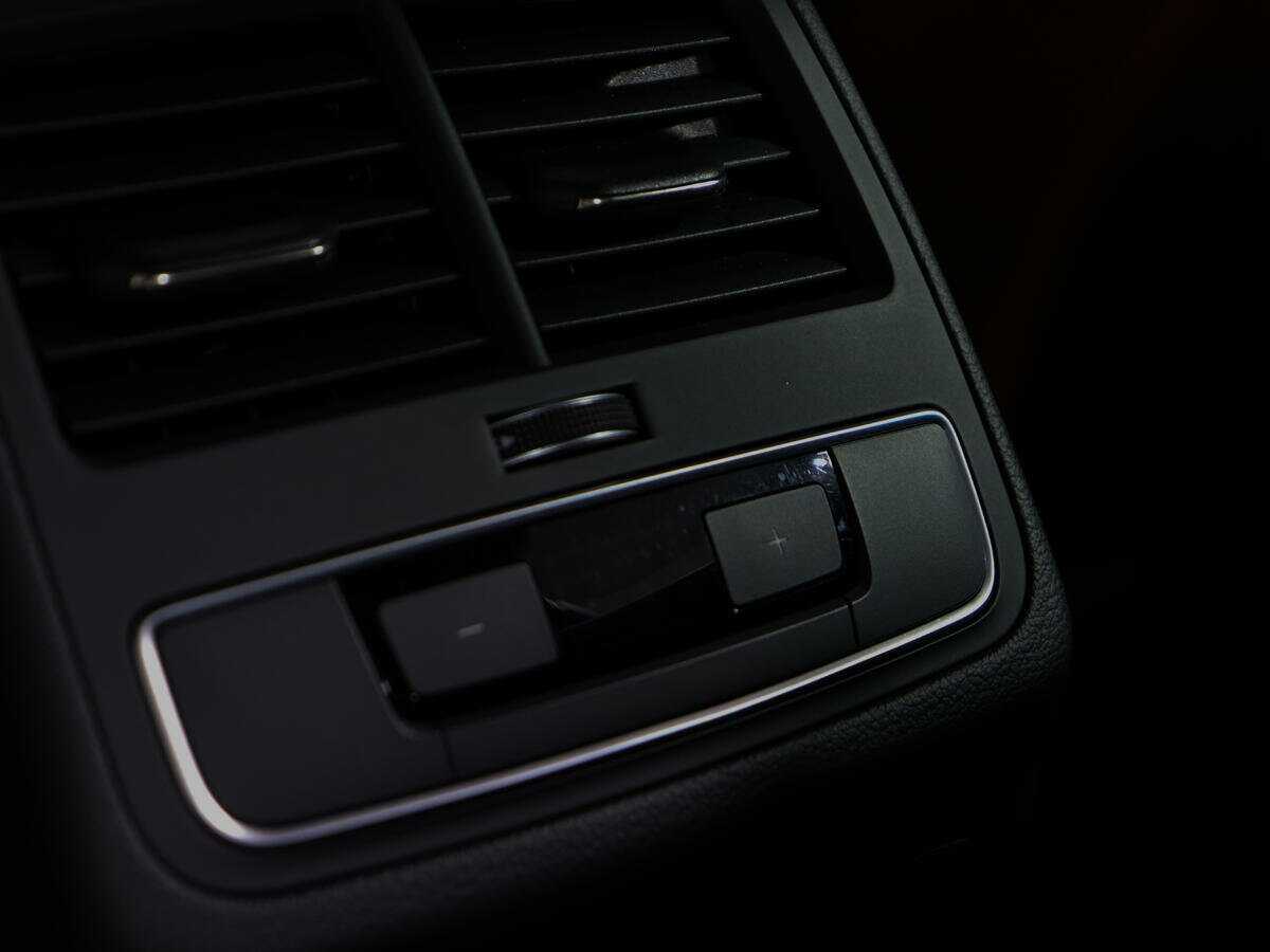 Audi A4, 2016 Фото №16