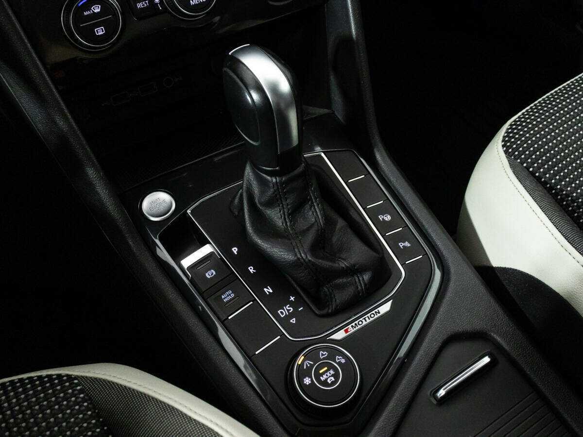 Volkswagen Tiguan, 2020 Фото №18
