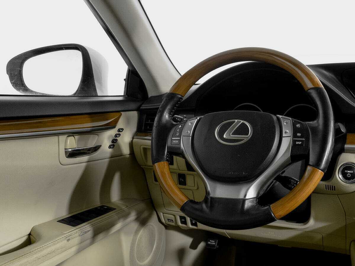 Lexus ES 300h, 2013 Фото №15