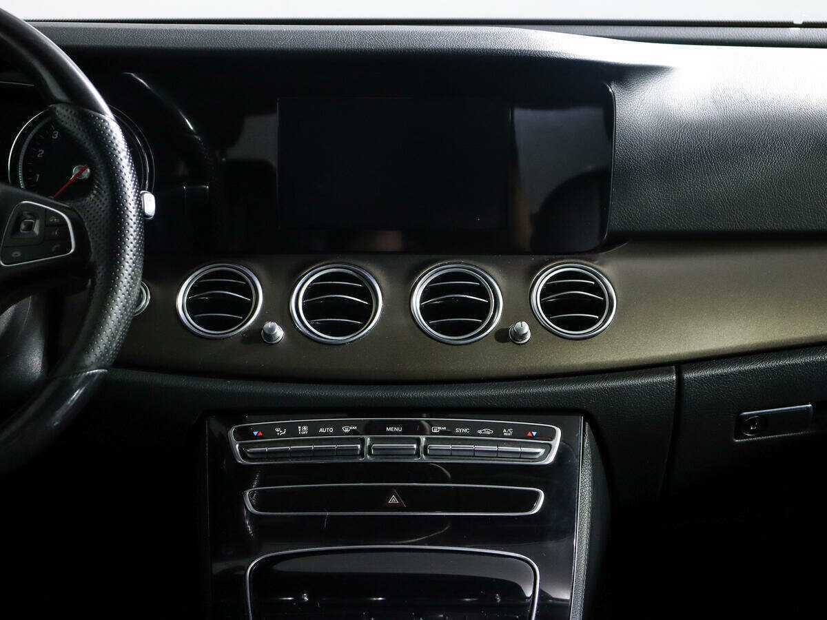 Mercedes-Benz E-Класс 200, 2017 Фото №13