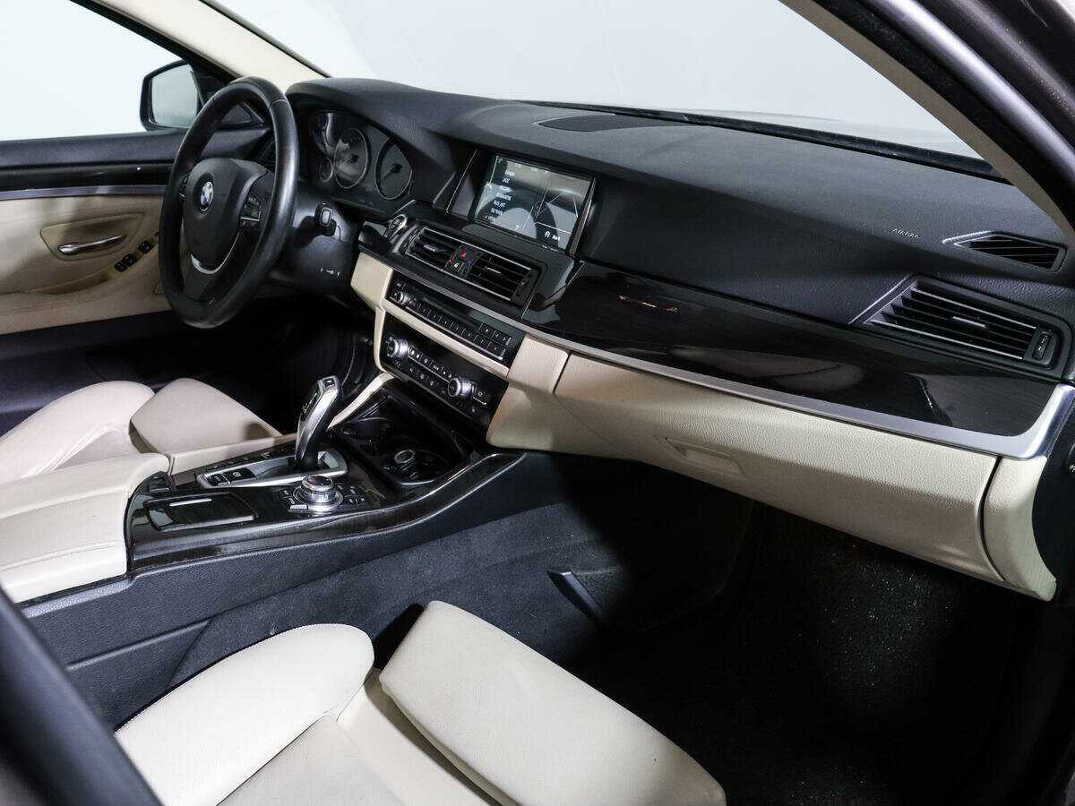 BMW 5 серии 535i xDrive, 2012 Фото №9