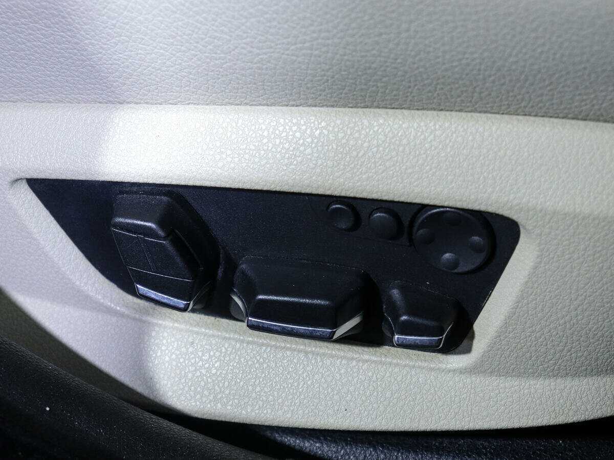 BMW 5 серии 535i xDrive, 2012 Фото №15