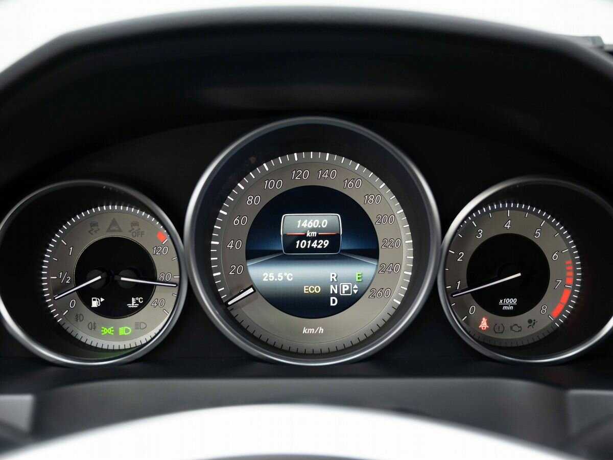 Mercedes-Benz E-Класс 200, 2013 Фото №15