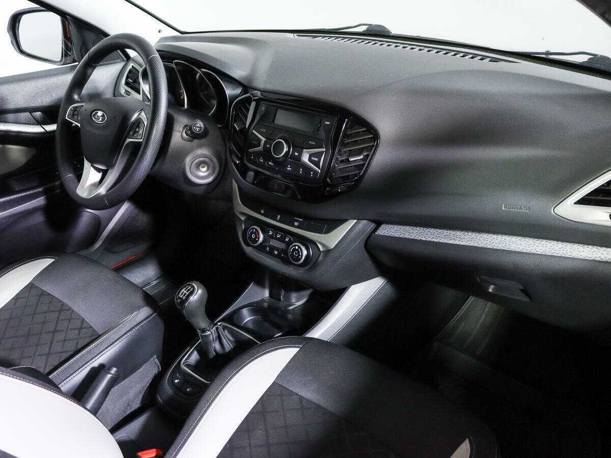 Lada (ВАЗ) Vesta SW Cross, 2018 - 75 960 км. | Фото №7