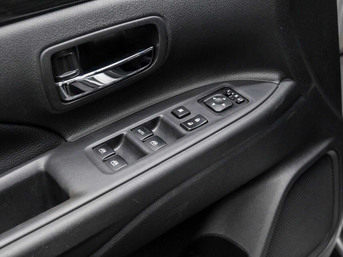 Mitsubishi Outlander, 2018 Фото №16