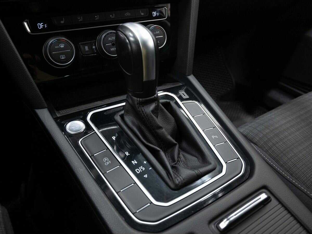 Volkswagen Passat, 2020 Фото №22