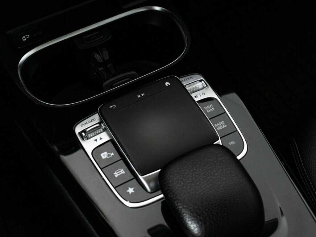 Mercedes-Benz CLA 200, 2019 Фото №16