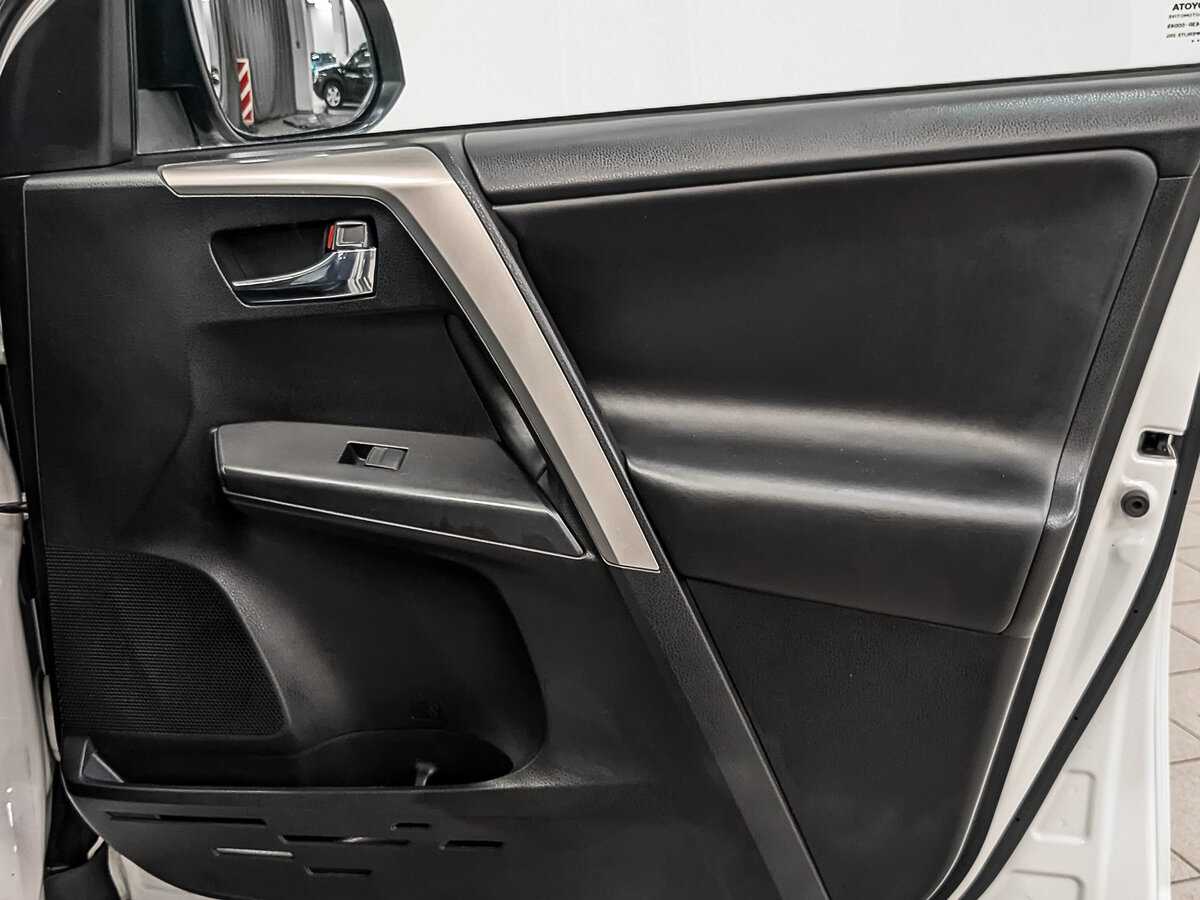 Toyota RAV4, 2017 Фото №25