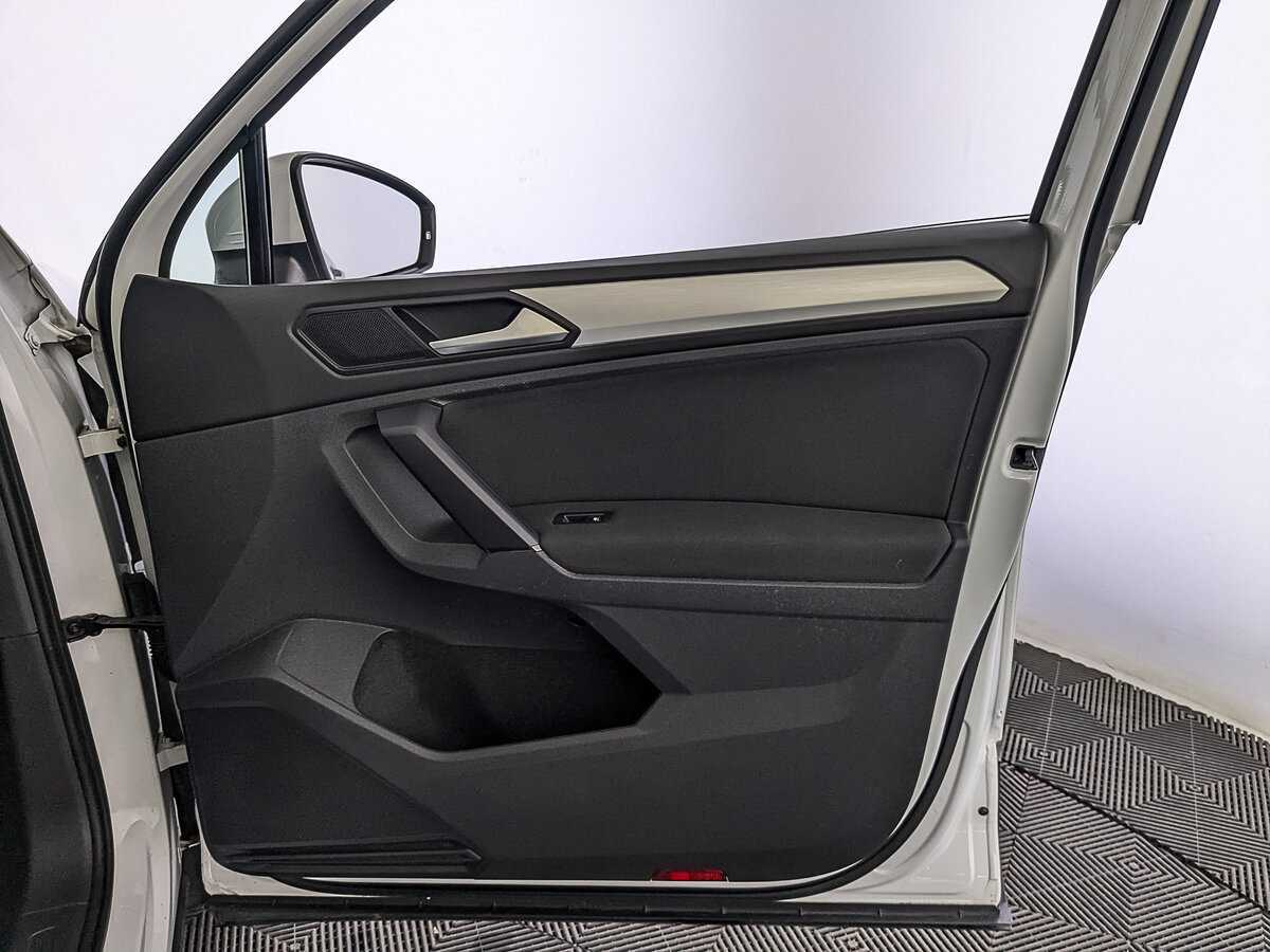 Volkswagen Tiguan, 2018 Фото №25