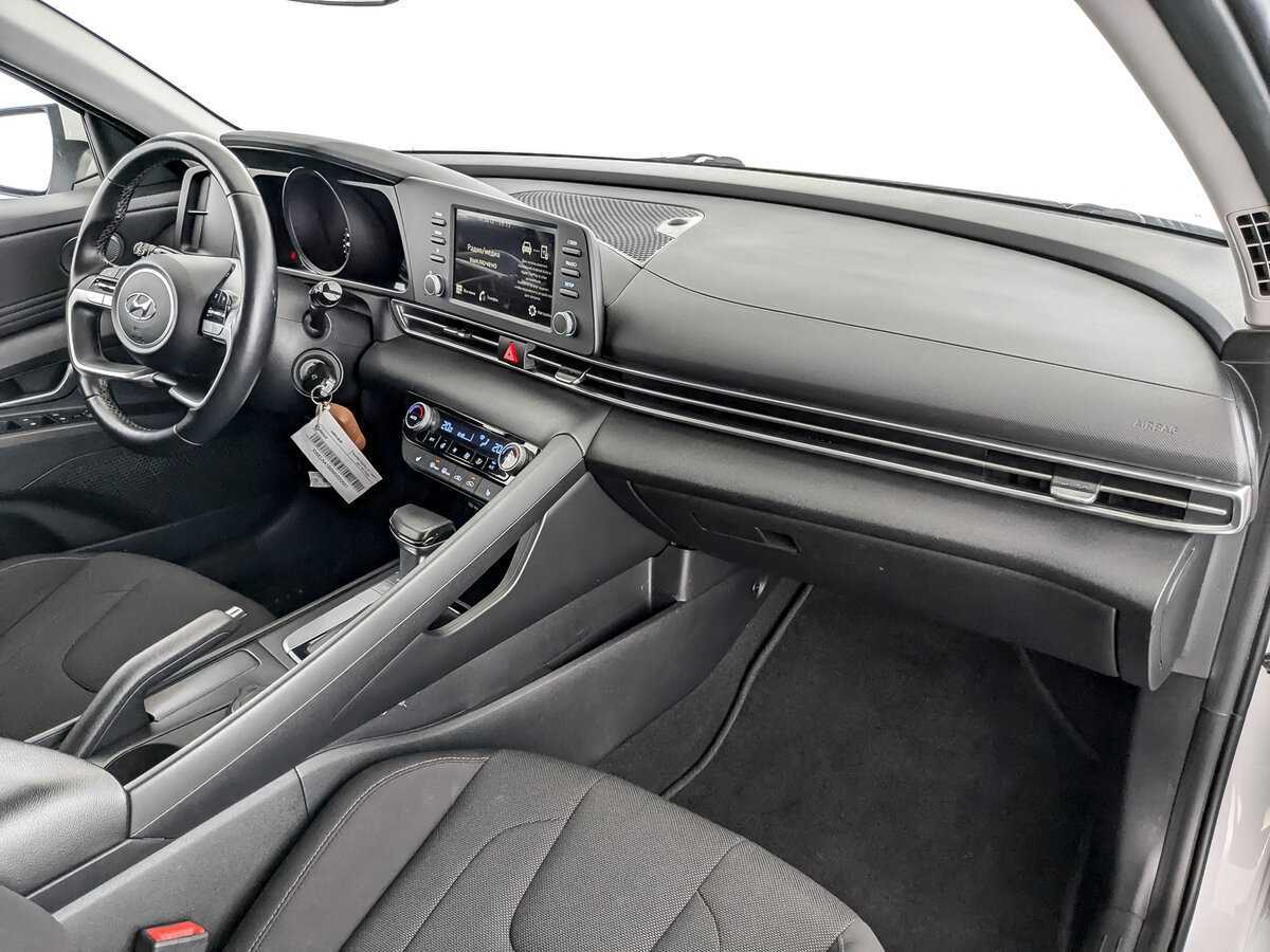 Hyundai Elantra, 2021 Фото №11