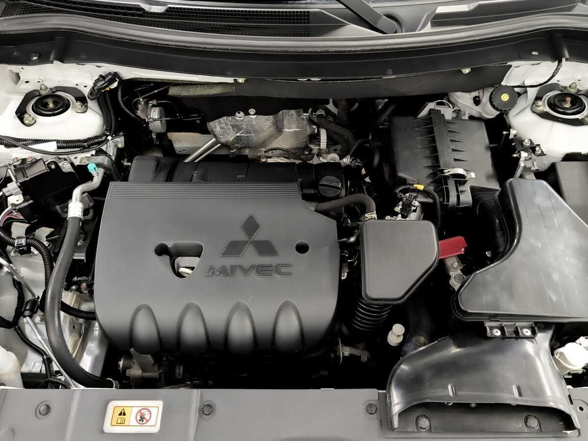 Mitsubishi Outlander, 2022 Фото №9