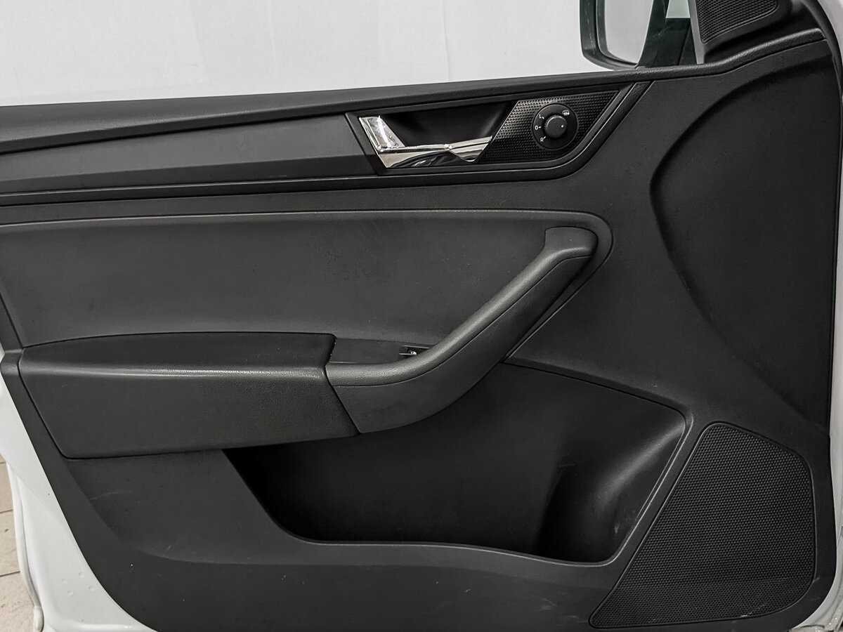 Skoda Rapid, 2017 Фото №17