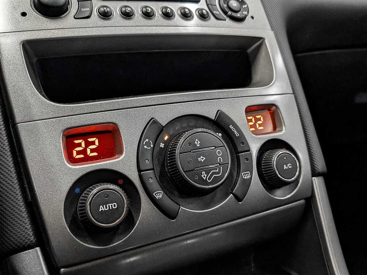 Peugeot 308, 2012 Фото №23