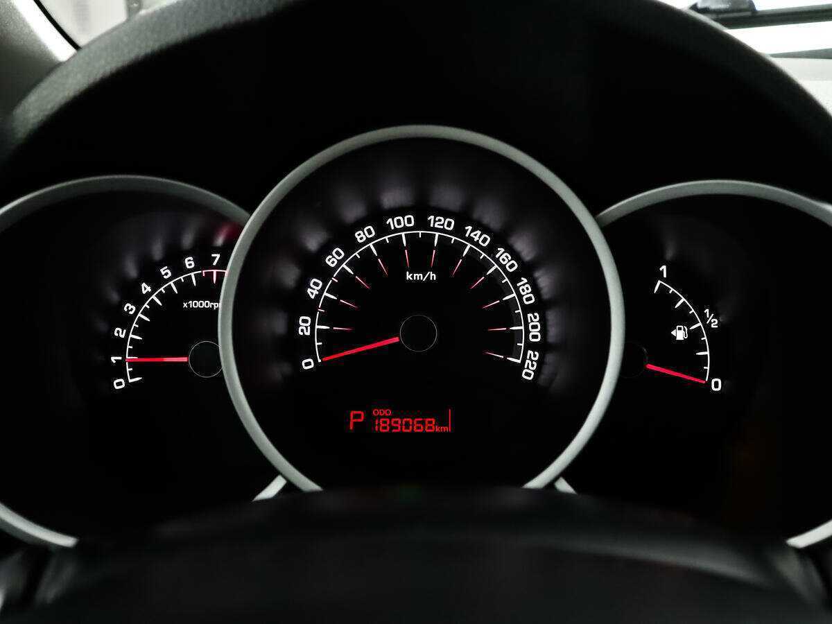 Kia Venga, 2012 Фото №10