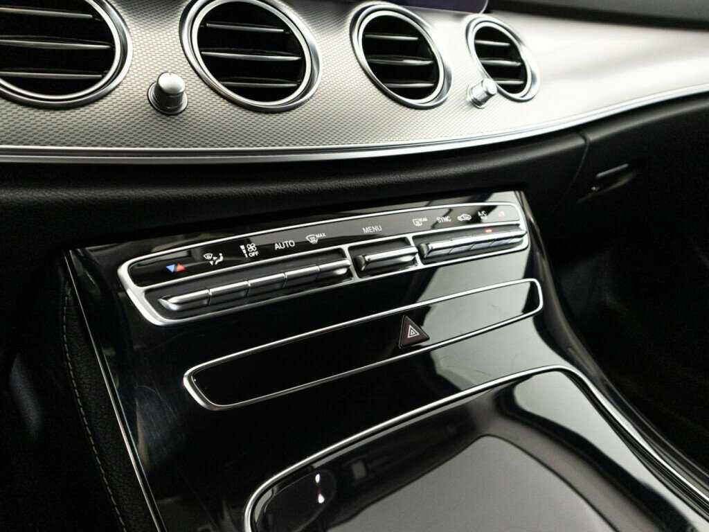 Mercedes-Benz E-Класс 200, 2018 Фото №18