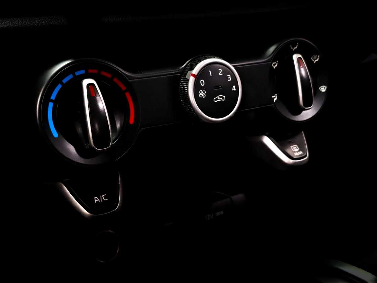 Kia Rio X-Line, 2020 Фото №23