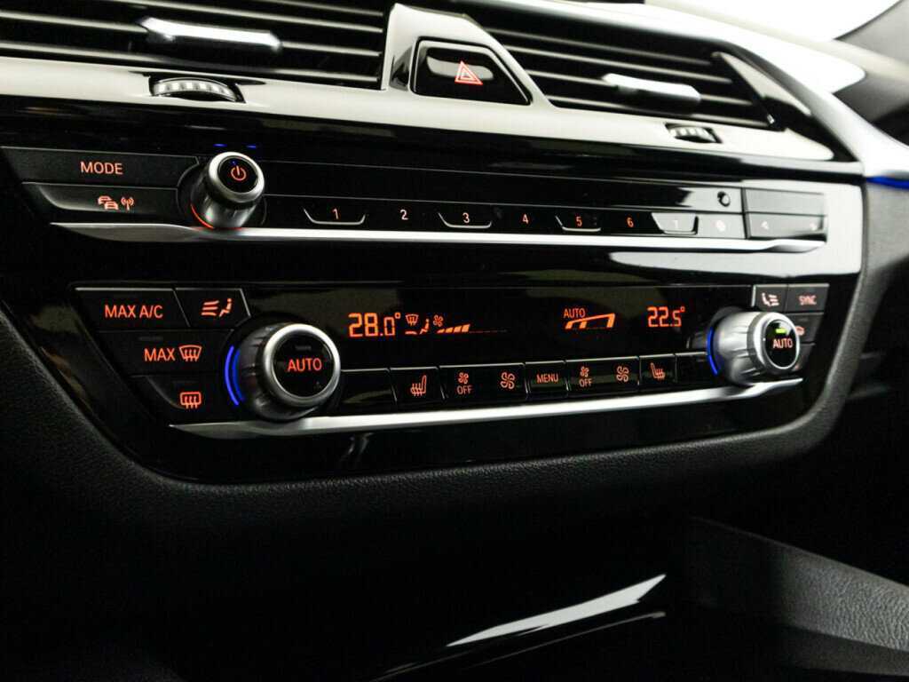 BMW 5 серии 520d xDrive, 2017 Фото №19