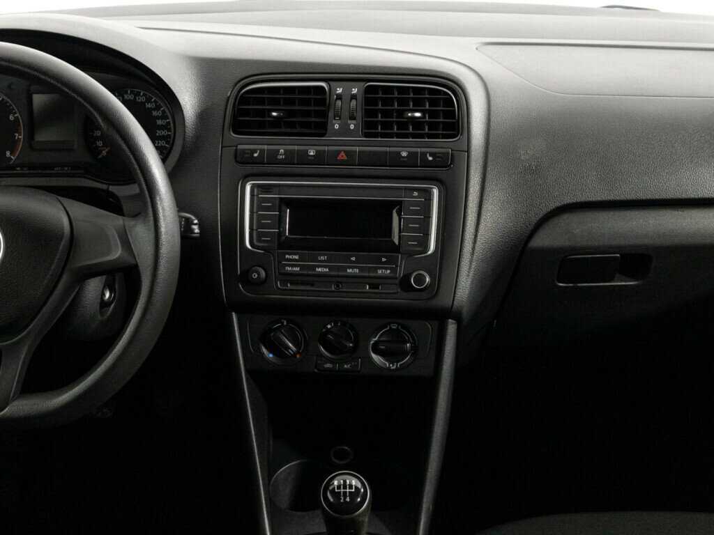 Volkswagen Polo, 2016 Фото №14