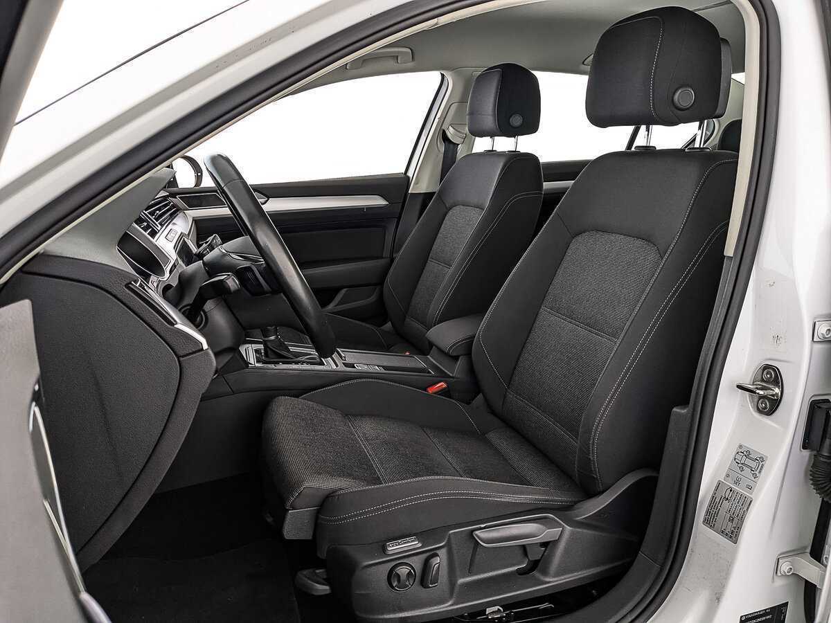 Volkswagen Passat, 2019 Фото №20