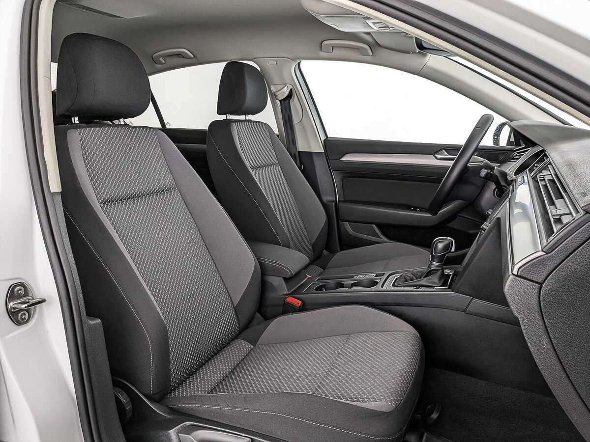 Volkswagen Passat, 2017 Фото №24